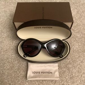 LOUIS VUITTON Flore Sunglasses Z0263W Black